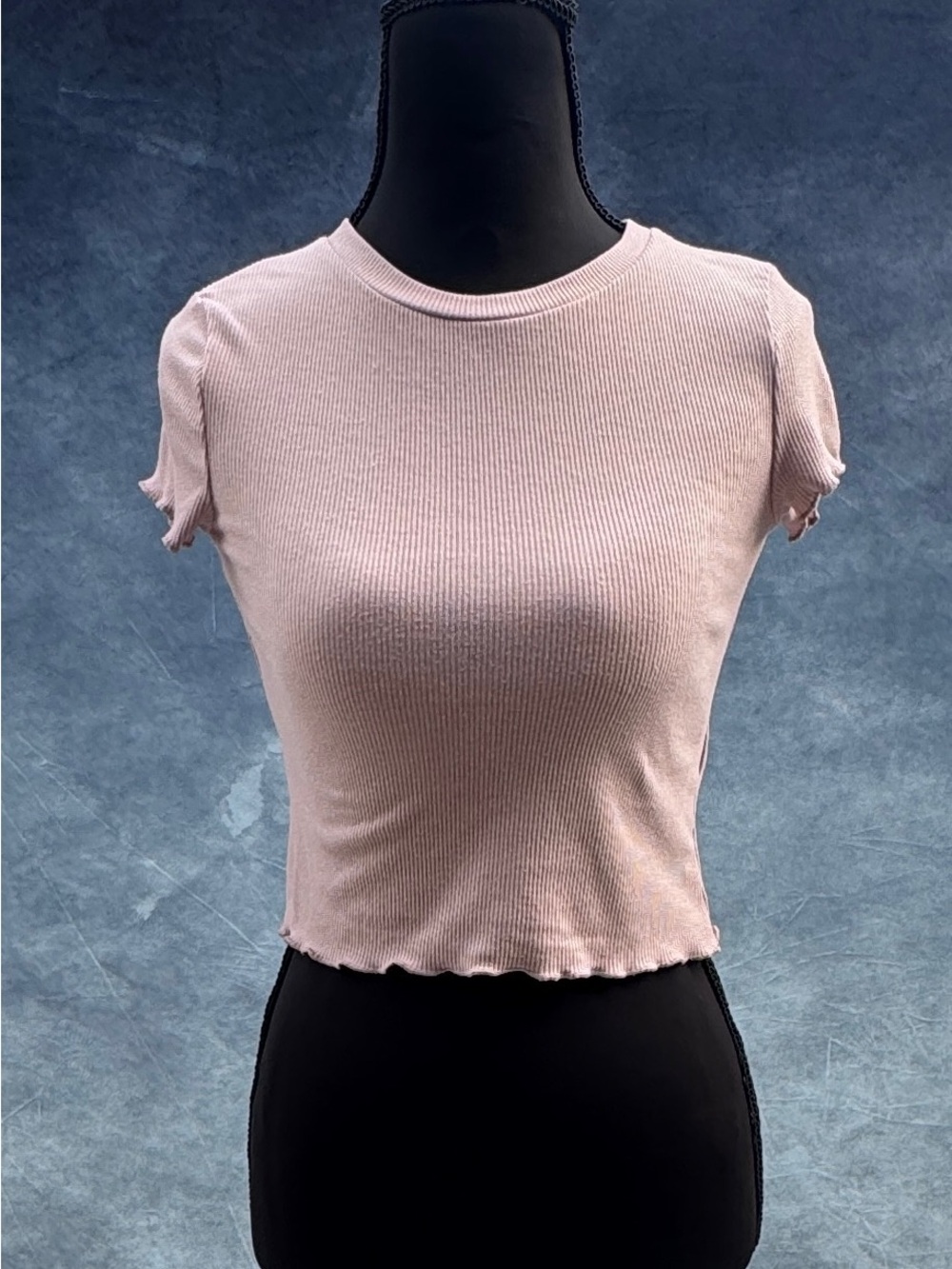 Divided Light Pink Ribbed Lettuce-Edge Crop Top